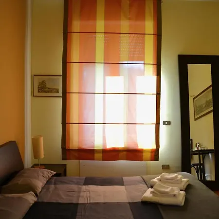 Casa Della Vetra 招待所 2*